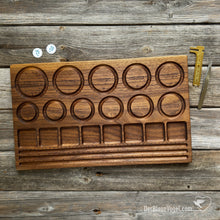 Laden Sie das Bild in den Galerie-Viewer, WALNUSS | Armbandbrett 12 (1/4 inch Schritte)