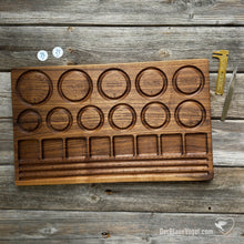 Laden Sie das Bild in den Galerie-Viewer, WALNUSS | Armbandbrett 12 (1/4 inch Schritte)