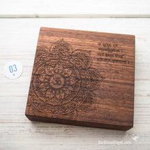 Laden Sie das Bild in den Galerie-Viewer, Gayatri Mantra Board | 12,5 x 12 cm
