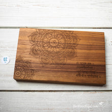 Laden Sie das Bild in den Galerie-Viewer, Gayatri Mantra Board | 25 x 15 cm