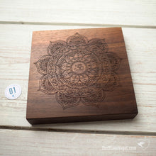 Laden Sie das Bild in den Galerie-Viewer, Om Mantra Board | 15 x 15 cm