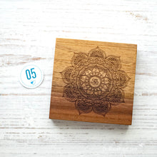 Laden Sie das Bild in den Galerie-Viewer, Om Mantra Board | 8 x 8 cm