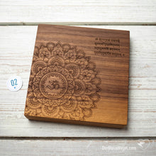 Laden Sie das Bild in den Galerie-Viewer, Om Tryambakam Mantra Board | 15 x 15 cm