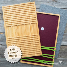 Laden Sie das Bild in den Galerie-Viewer, SALE | Armband-Perlenbrett aus Holz | Wooden Beadingboard - Braceletboard | Der Blaue Vogel