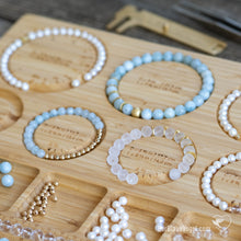 Laden Sie das Bild in den Galerie-Viewer, Großes Armband-Perlenbrett aus Holz | Large Wooden Braceletboard, Wooden Beadingboard wiith Inches 1/4 inch steps | Handmade by Der Blaue Vogel