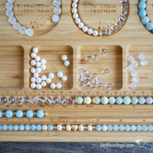 Laden Sie das Bild in den Galerie-Viewer, Großes Armband-Perlenbrett aus Holz | Large Wooden Braceletboard, Wooden Beadingboard wiith Inches 1/4 inch steps | Handmade by Der Blaue Vogel