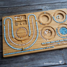 Laden Sie das Bild in den Galerie-Viewer, Perlenbrett aus Holz für Ketten, Malas, Armbänder| Wooden Beadingboard & Braceletboard from Der Blaue Vogel