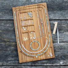 Laden Sie das Bild in den Galerie-Viewer, Malabrett - Perlenbrett aus Holz | Mala Beading Board - Wooden Malaboard | Der Blaue Vogel